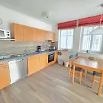 Komfort Appartement mit 1 Schlafzimmer und Balkon im Obergeschoss 020
