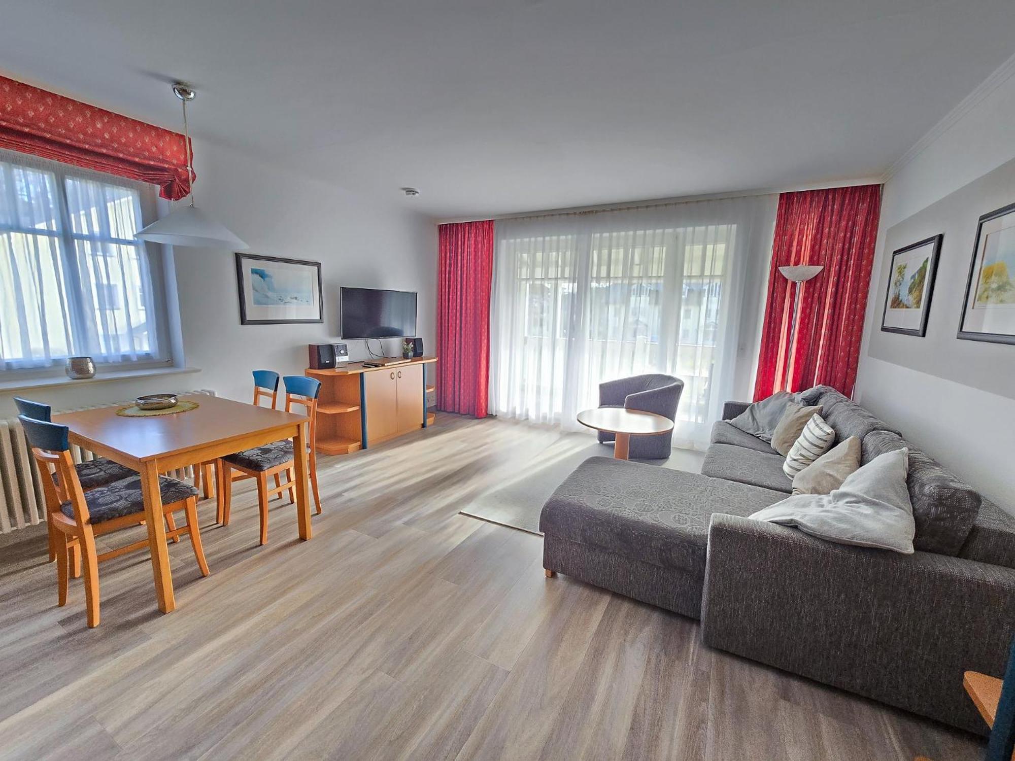 Komfort Mit 1 Schlafzimmer Und Balkon Im Obergeschoss 020